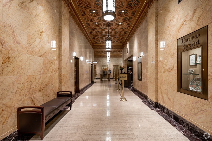 515 Madison Ave, New York, NY for lease - Interior Photo - Image 2 of 7