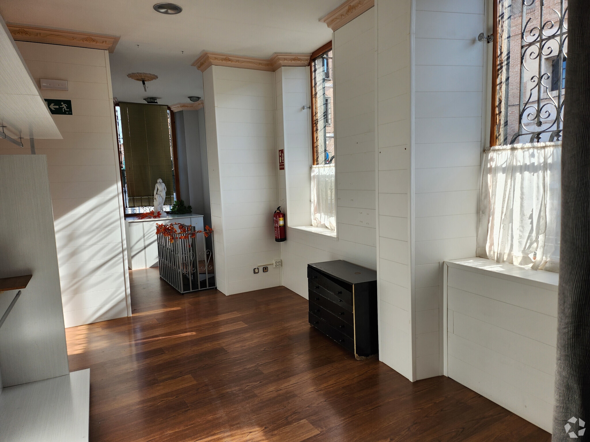 Retail in Alcalá de Henares, Madrid for lease Interior Photo- Image 1 of 5