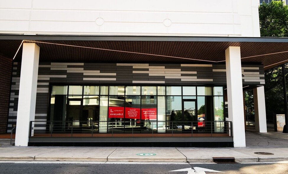 100 West Third St, Charlotte, NC for lease - Building Photo - Image 2 of 27