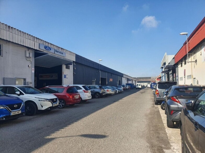 Calle B (Polígono Industrial Su Eminencia), S/N, SEVILLA, Sevilla for lease - Building Photo - Image 1 of 9