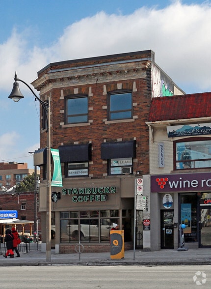 5 Erskine Av, Toronto, ON à louer - Photo du bâtiment - Image 2 de 3