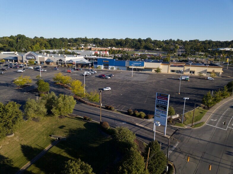 5371-5385 Ridge Ave, Cincinnati, OH à louer - Photo du bâtiment - Image 3 de 3
