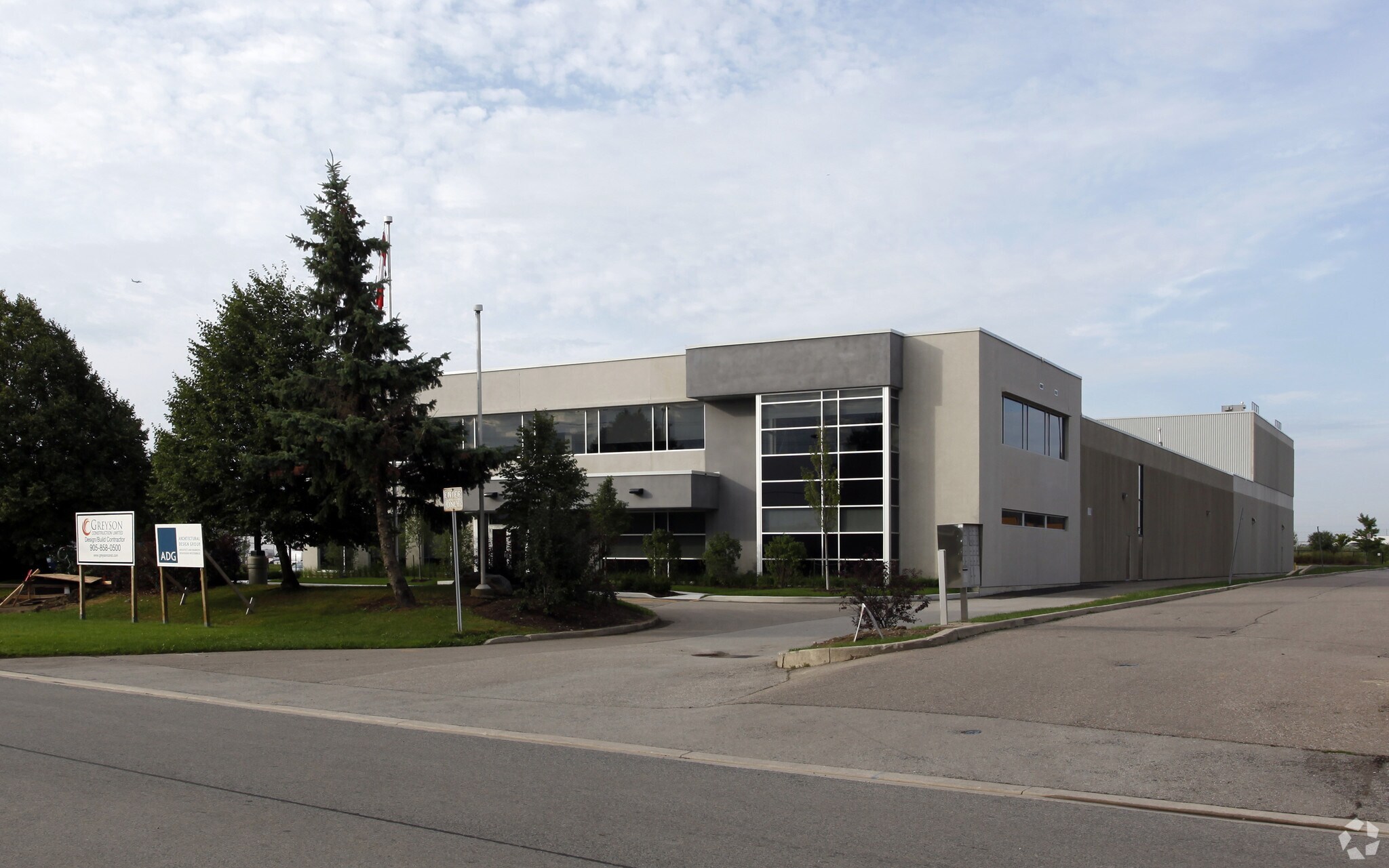 7135 Pacific Cir, Mississauga, ON à vendre Photo du bâtiment- Image 1 de 1