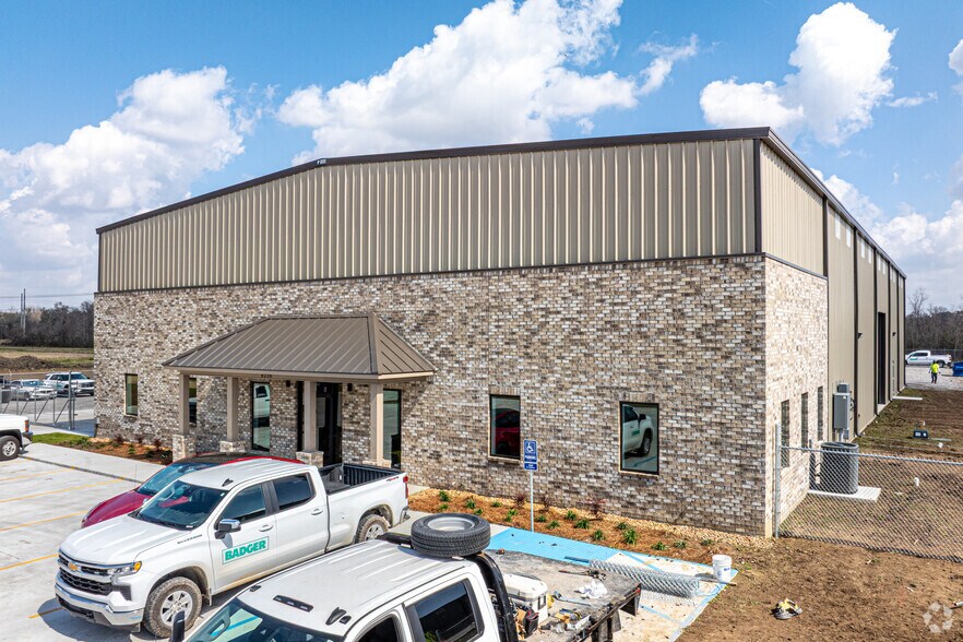 6236 Copperhead Road, Geismar, LA à louer - Photo principale - Image 2 de 7