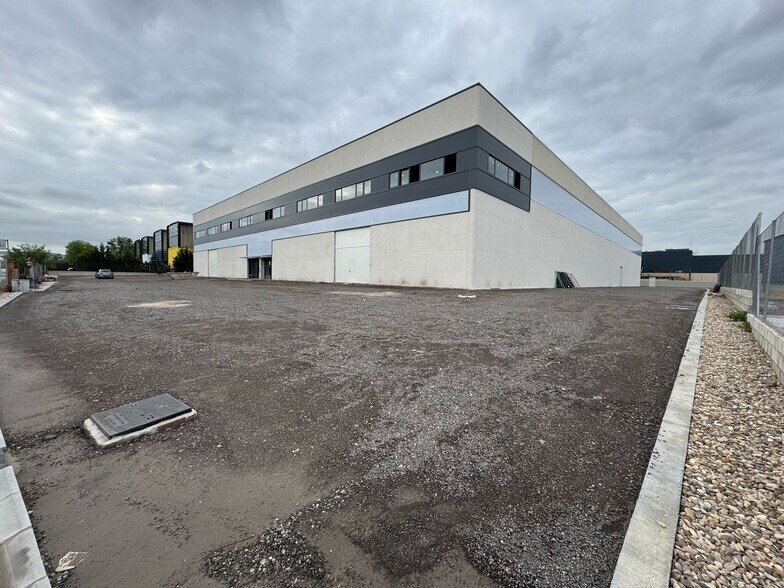 Industriel dans Arganda del Rey, Madrid à vendre - Photo du bâtiment - Image 2 de 8