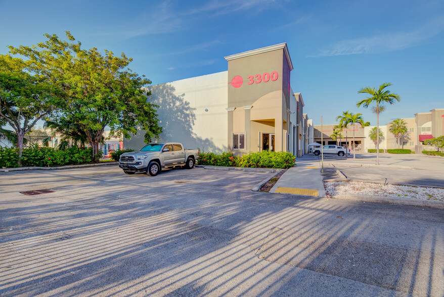 3300 NW 112th Ave, Doral, FL for sale - Building Photo - Image 2 of 19