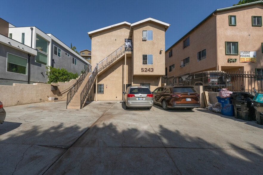 5243 Huntington Dr N, Los Angeles, CA for sale - Building Photo - Image 2 of 11