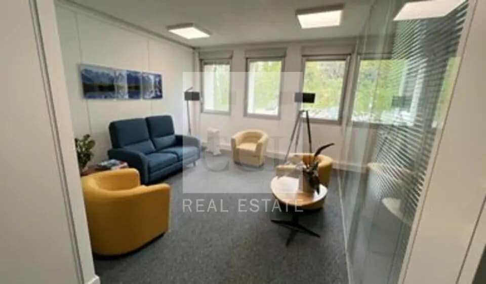 Office in Écully for sale Building Photo- Image 1 of 5