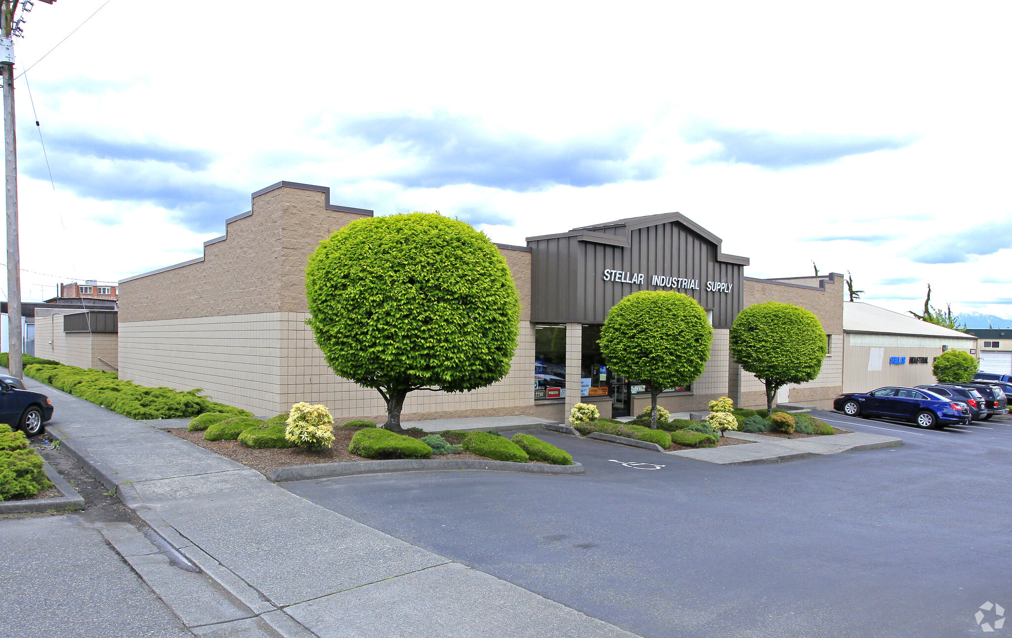 2201 Pacific Ave, Everett, WA for lease Building Photo- Image 1 of 3