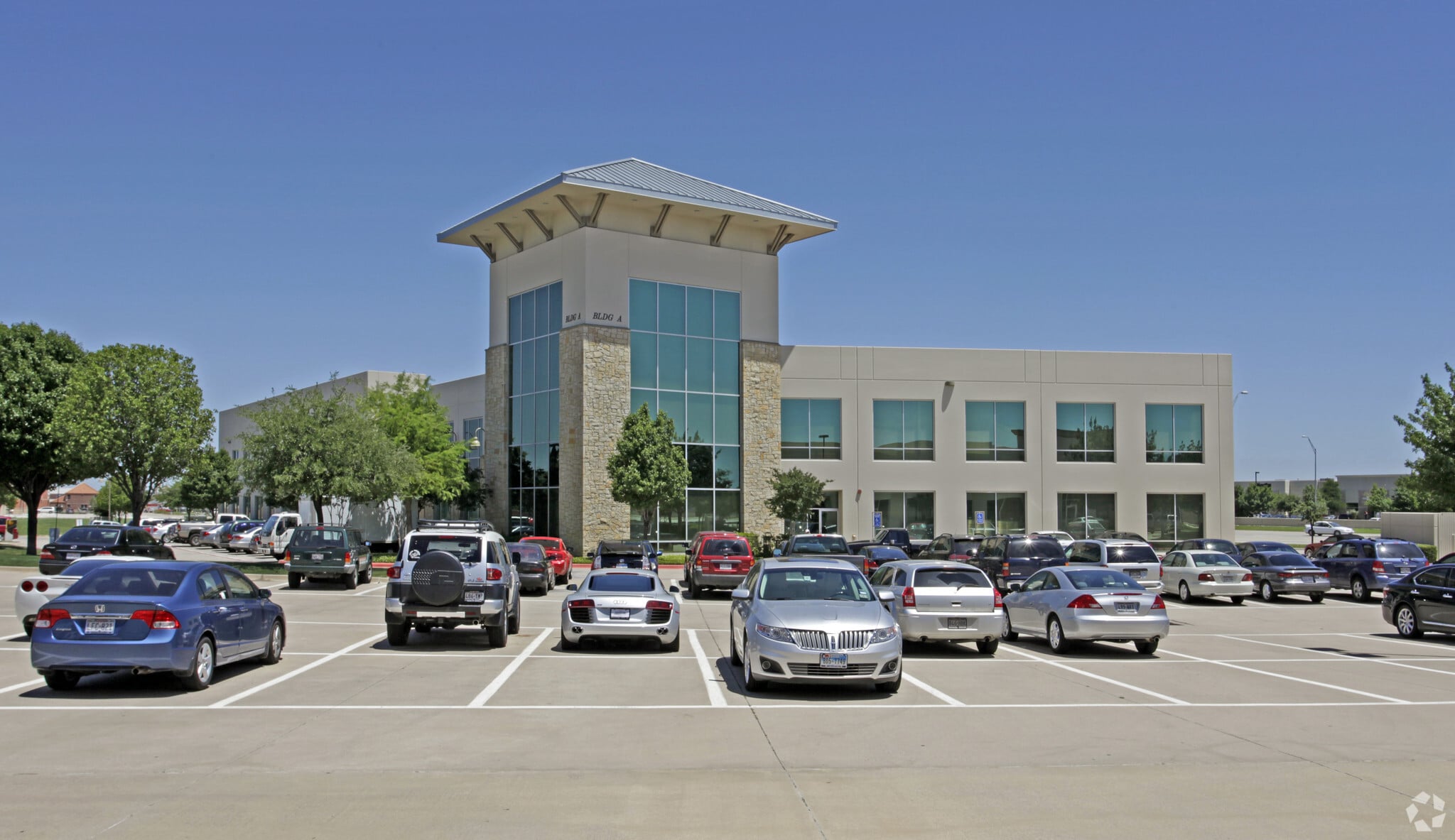 405 State Highway 121 Byp, Lewisville, TX à louer Photo du bâtiment- Image 1 de 16