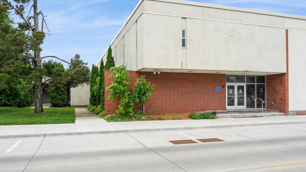 202-210 W State St, Marshalltown, IA à vendre - Vidéo sur l’inscription commerciale - Image 2 de 28