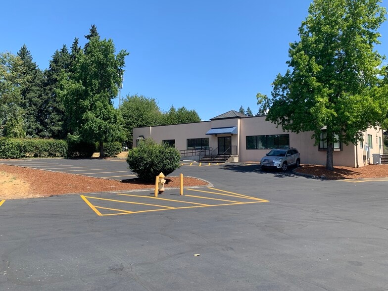 17972 SW McEwan Rd, Portland, OR for lease - Building Photo - Image 2 of 3
