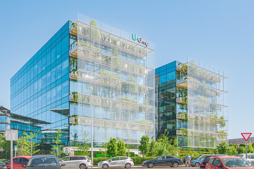 Calle de Quintanadueñas, 6, Madrid, Madrid à louer - Photo du bâtiment - Image 2 de 12