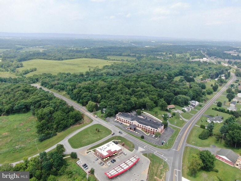 212 Id Van Metre Rd, Kearneysville, WV for sale - Building Photo - Image 2 of 6