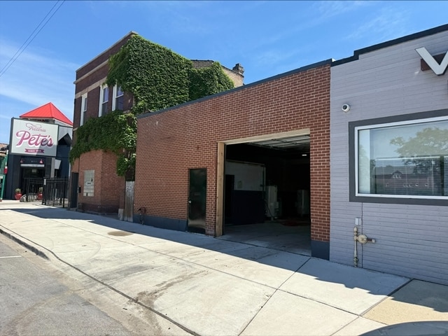 3725 N Western Ave, Chicago, IL for lease Interior Photo- Image 1 of 1