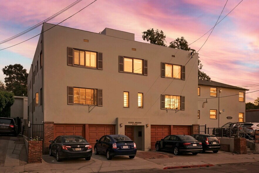 1919 Curtis St, Berkeley, CA à vendre - Photo du bâtiment - Image 2 de 79