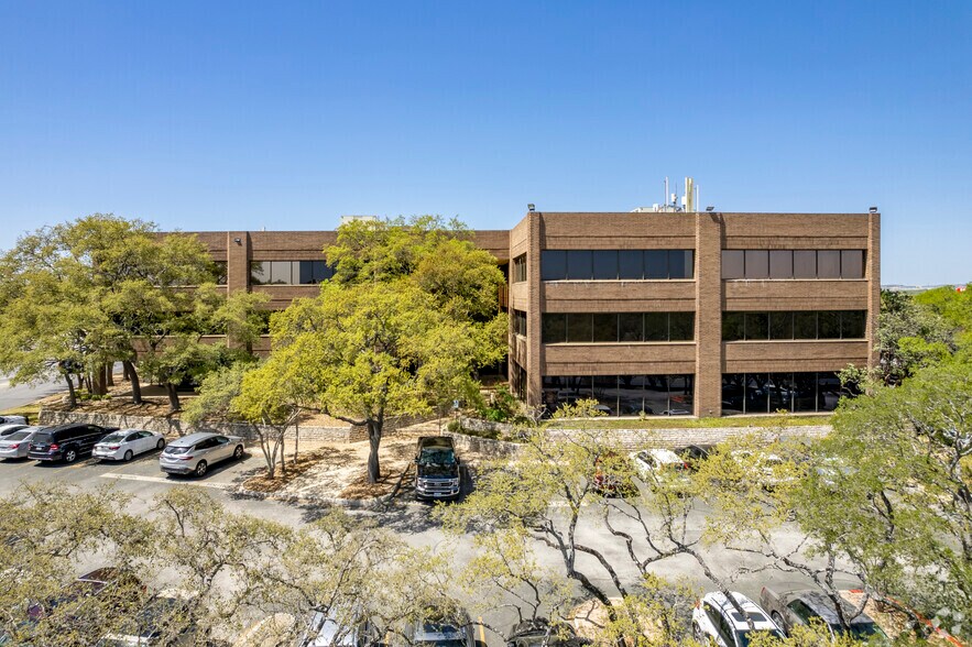 14800 San Pedro Ave, San Antonio, TX à louer - Photo du bâtiment - Image 2 de 5