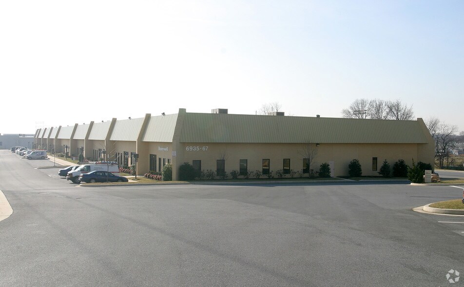 6935-6967 Golden Ring Rd, Rosedale, MD à louer - Photo du bâtiment - Image 2 de 5