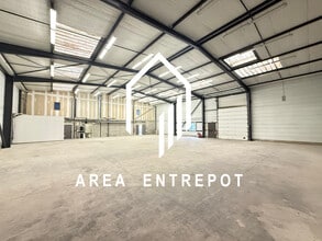 12 Allée Des Informaticiens, Aix-en-Provence for lease Interior Photo- Image 1 of 6