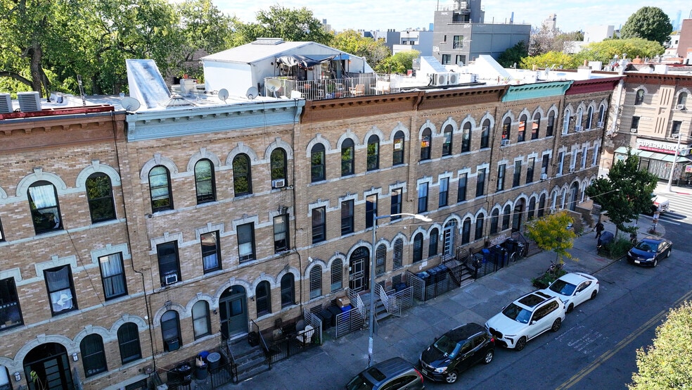 634 Wilson Ave, Brooklyn, NY for sale - Primary Photo - Image 1 of 12