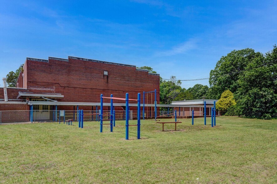 212 Lawsonville Ave, Reidsville, NC à vendre - Photo du bâtiment - Image 3 de 19