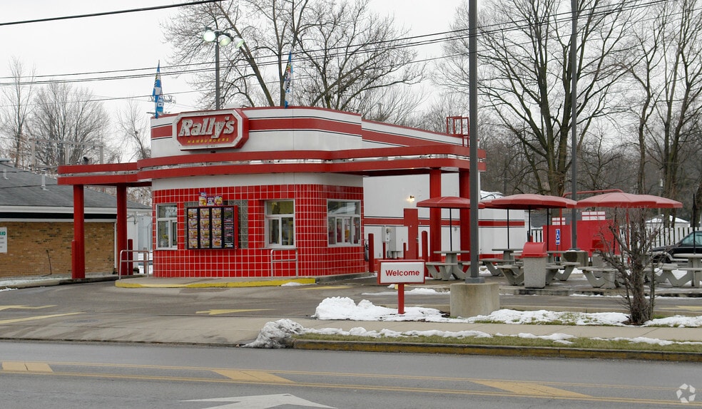 118 N College St, Piqua, OH for lease - Primary Photo - Image 2 of 4