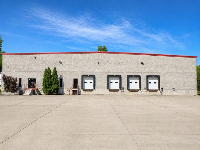 Plus de détails pour 56 Wendling way, Elkview, WV - Industriel à louer