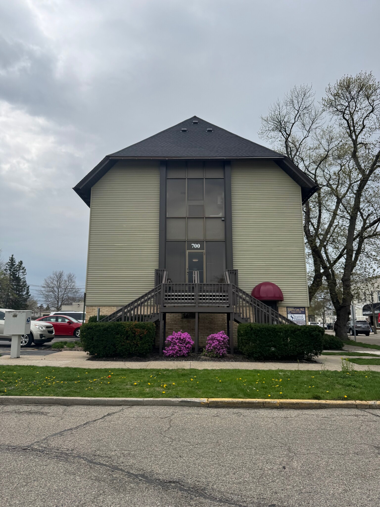 700 Fulton Ave, Grand Haven, MI for sale Primary Photo- Image 1 of 2