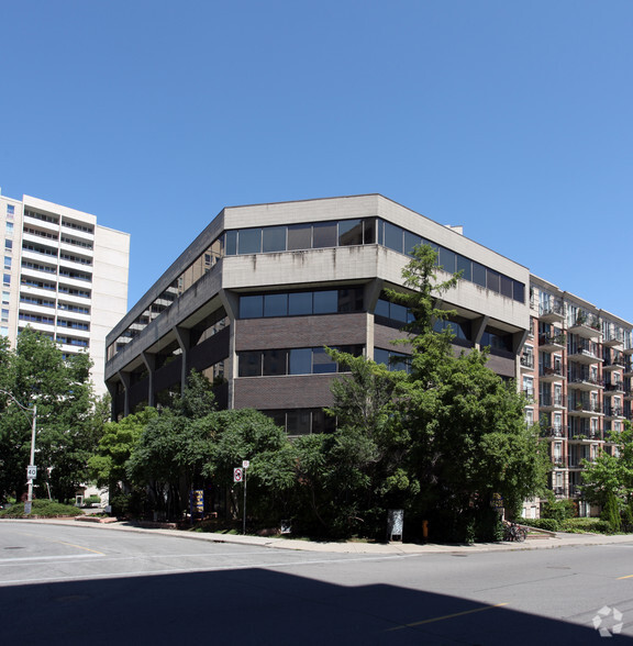 250 Merton St, Toronto, ON for lease - Building Photo - Image 2 of 2