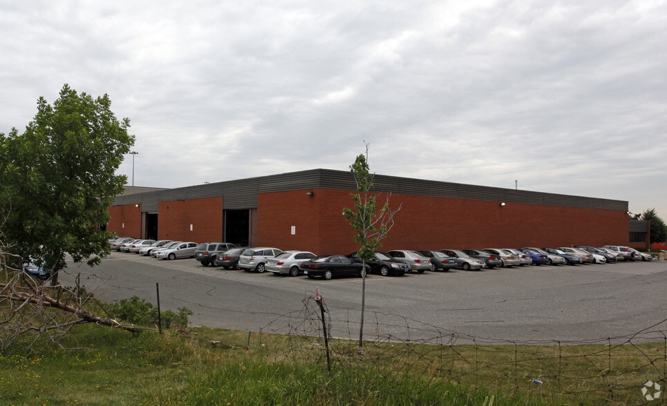 1035 Ronsa Ct, Mississauga, ON for lease - Building Photo - Image 2 of 2