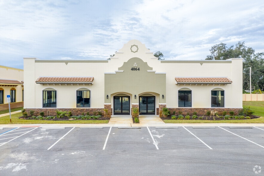 4064 E SR 44, Wildwood, FL à louer - Photo du bâtiment - Image 2 de 8