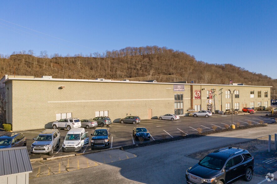 2585 Freeport Rd, Pittsburgh, PA à louer - Photo du bâtiment - Image 3 de 4