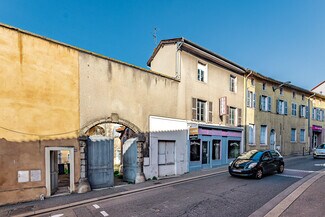 Plus de détails pour Multi-résidentiel à vendre