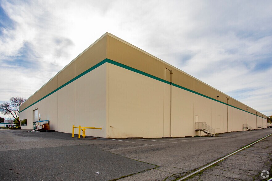 2351-2357 Lincoln Ave, Hayward, CA à louer - Photo du bâtiment - Image 2 de 4