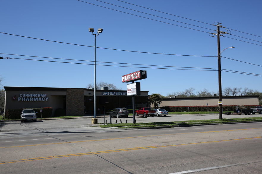 6033-6035 Airline Dr, Houston, TX for lease - Building Photo - Image 3 of 16