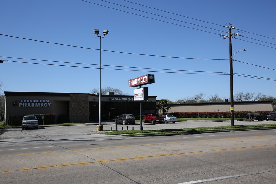 6033-6035 Airline Dr, Houston, TX à louer - Photo du bâtiment - Image 3 de 16