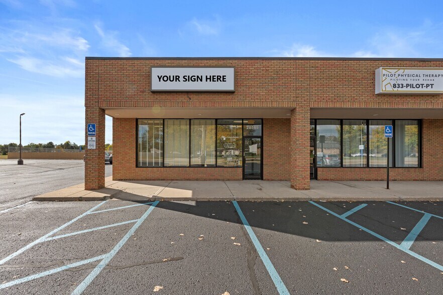 28565-28585 Schoenherr Rd, Warren, MI for lease - Building Photo - Image 2 of 35