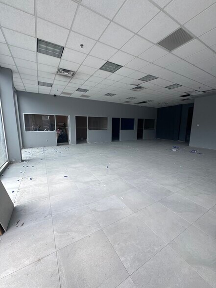 2695 Richmond Ter, Staten Island, NY for lease - Primary Photo - Image 1 of 1