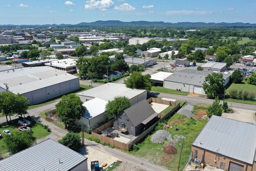 2420 Cruzen St, Nashville, TN à vendre - Photo du bâtiment - Image 2 de 16