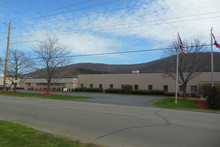1140 Sullivan St, Elmira, NY à louer - Photo du bâtiment - Image 2 de 3