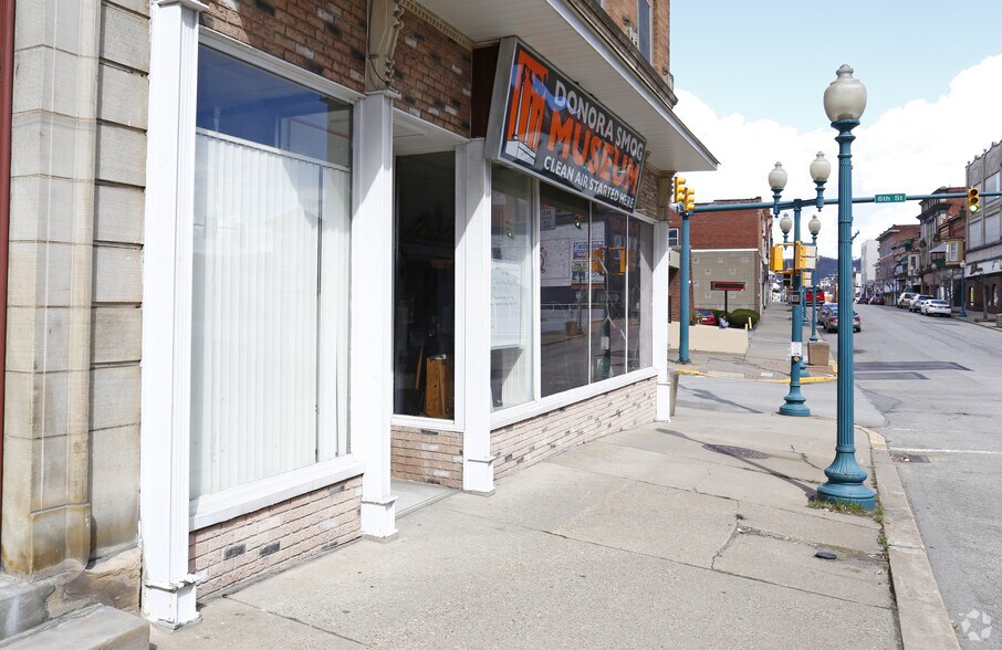 589-595 Mckean Ave, Donora, PA à vendre - Photo du bâtiment - Image 3 de 5