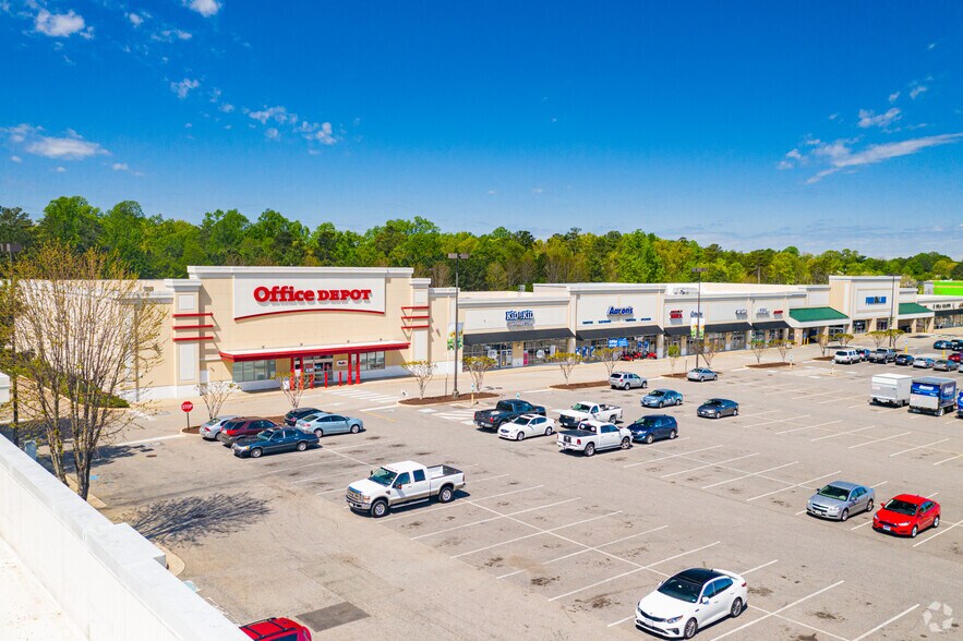 12100-12300 Jefferson Davis Hwy, Chester, VA for lease - Building Photo - Image 2 of 2