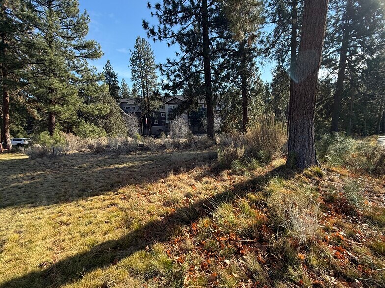 960 Yates dr, Bend, OR à vendre - Photo du bâtiment - Image 2 de 3