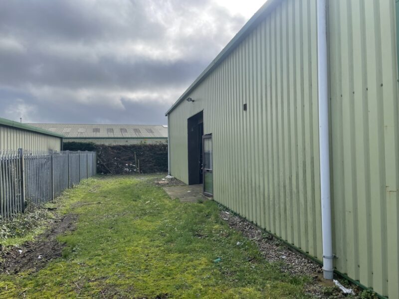24-25 Flightway, Honiton for lease Primary Photo- Image 1 of 2