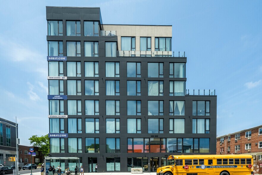 2177 60th St, Brooklyn, NY à louer - Photo du bâtiment - Image 2 de 5