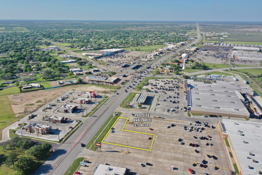 8502 N Navarro St, Victoria, TX à vendre - Photo du bâtiment - Image 2 de 5