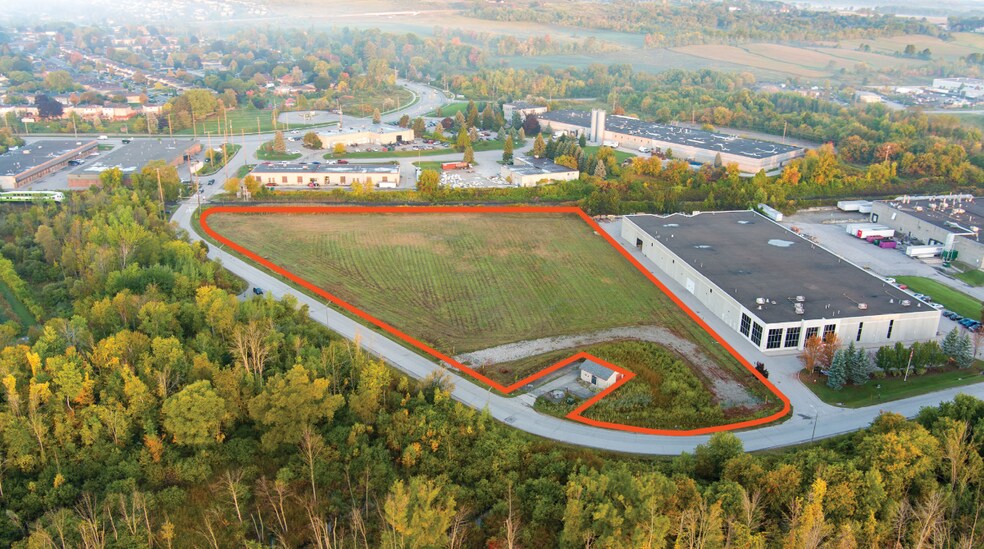 Industrial Rd, Bradford West Gwillimbury, ON à vendre - Aérien - Image 1 de 1
