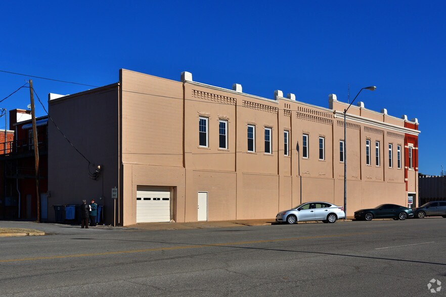 126 S Independence St, Enid, OK à louer - Photo du bâtiment - Image 3 de 4