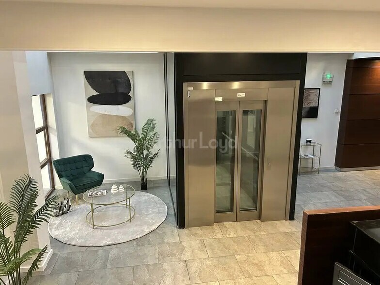 Office in Strasbourg for lease - Building Photo - Image 2 of 12