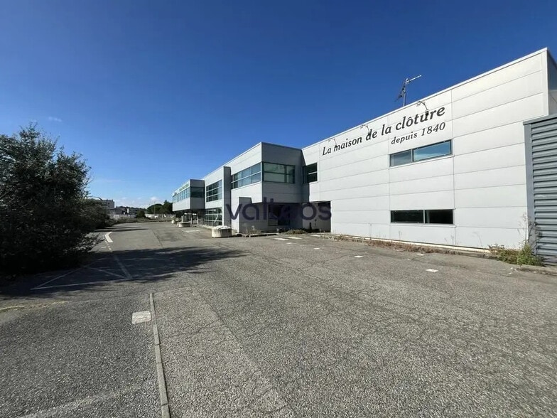 Retail in Portet-sur-Garonne for lease - Building Photo - Image 2 of 6